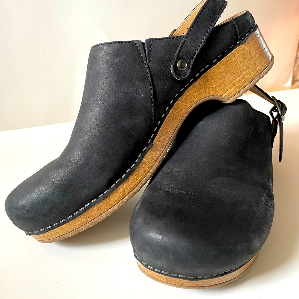 Dansko Berry Leather Buckle Strap Detail Block Heel Clogs Womens 40